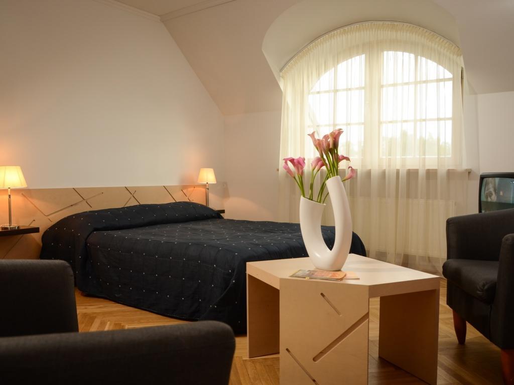 Mans Nams - Self Check In Hotel Saldus Room photo